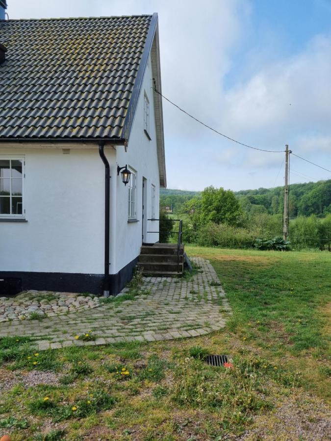 Laegenhet Pa Haestgard Apartment Ljungbyhed Exterior photo